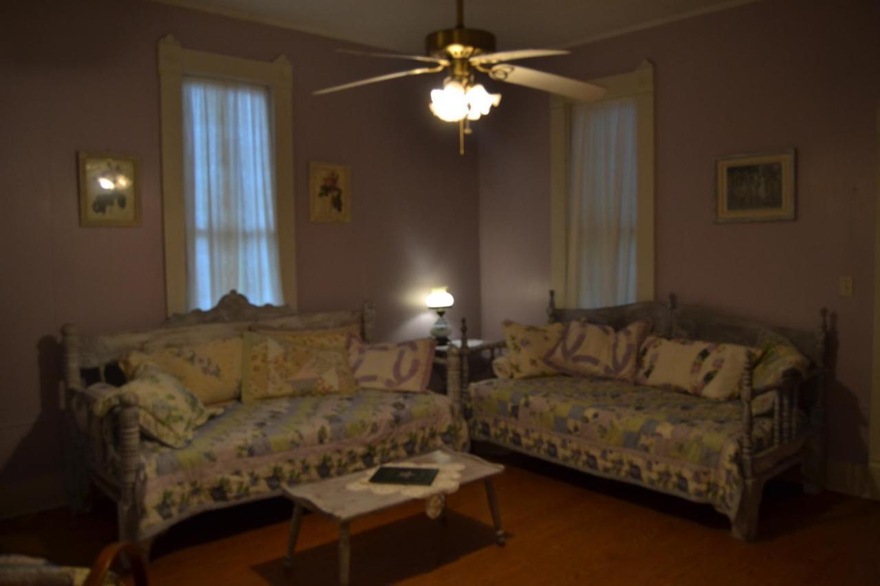 Carleton House Bed And Breakfast Bonham Exterior foto