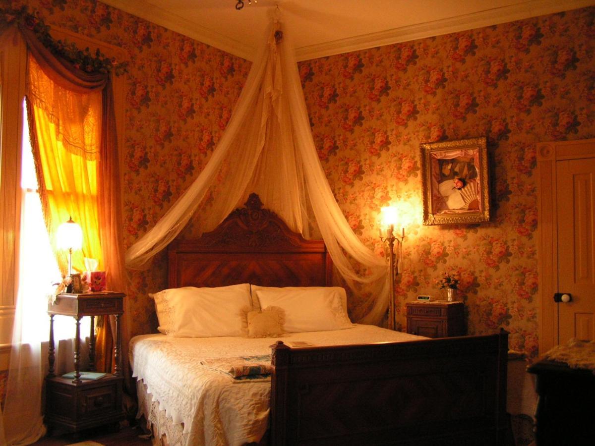 Carleton House Bed And Breakfast Bonham Exterior foto